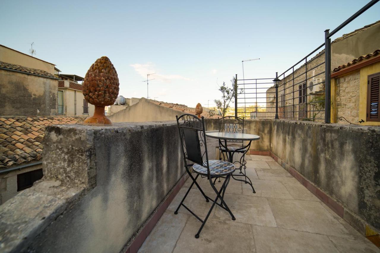 Historic Modica Villa Exterior photo